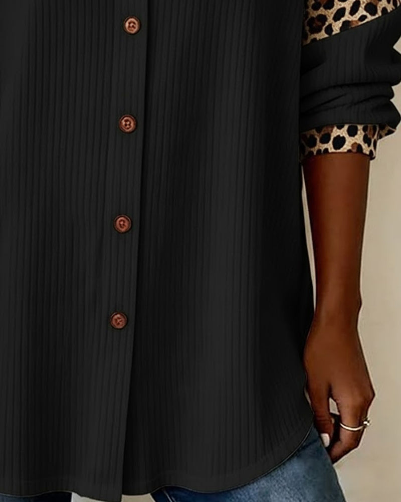 Laura | Camisa con botones y estampado de leopardo